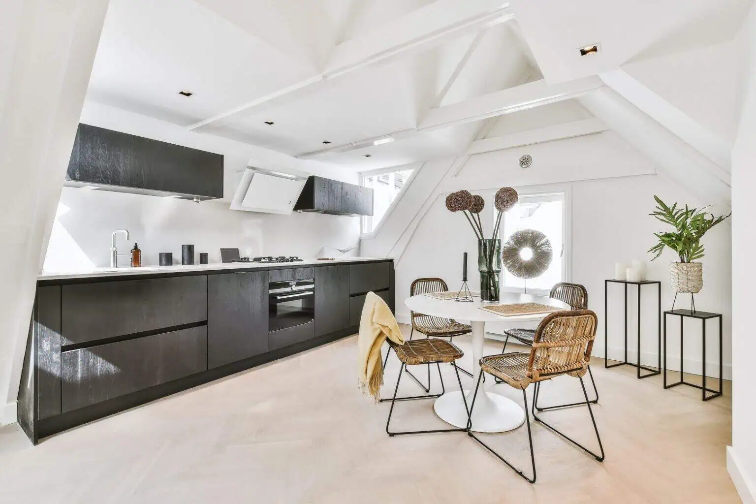 Custom Kitchen Design With Premium Cabinets