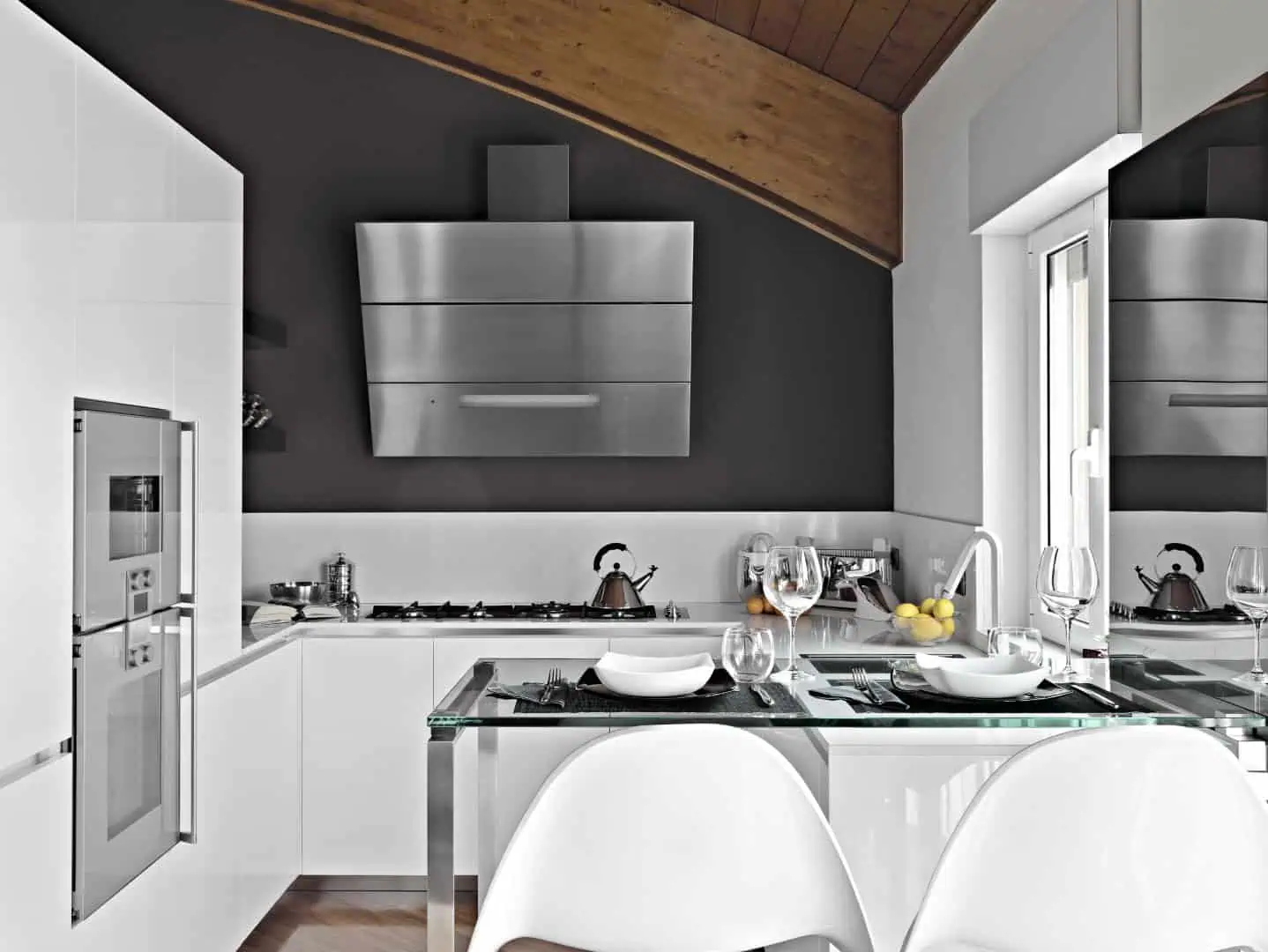 Stylish Kitchen Remodel With Smart Storage Solutions